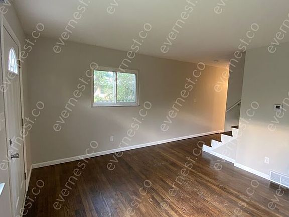 5th image of 195 Hanstein Pl