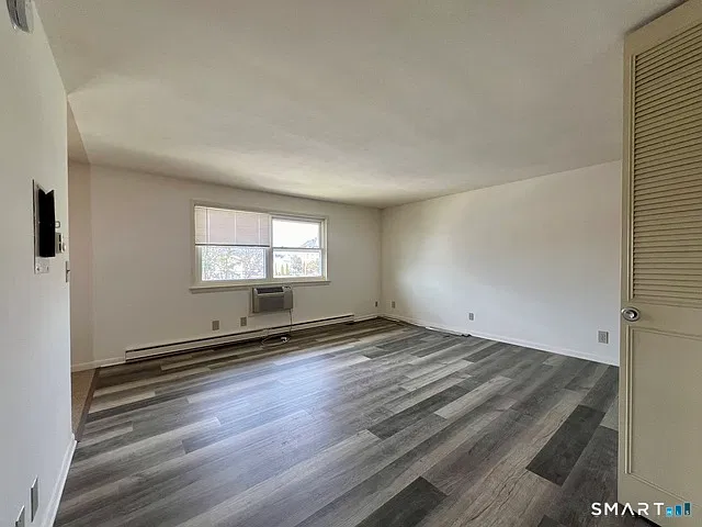 Studio, 500 sqft, $1,295 — Photo 2