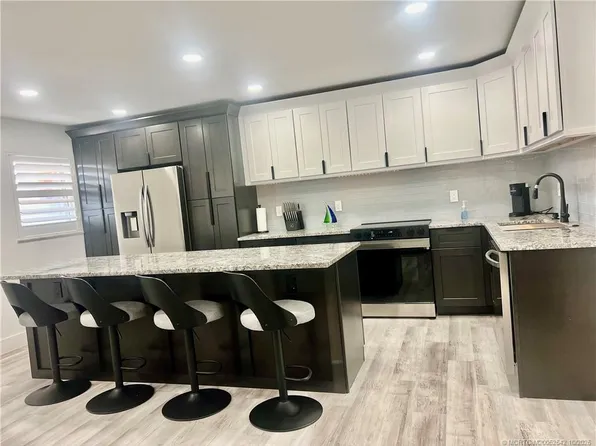 2600 S Kanner Hwy APT E8, Stuart, FL 34994