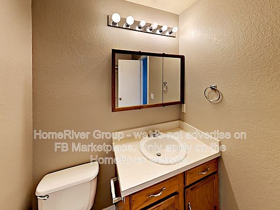 5th image of 1013 Edinburg Dr