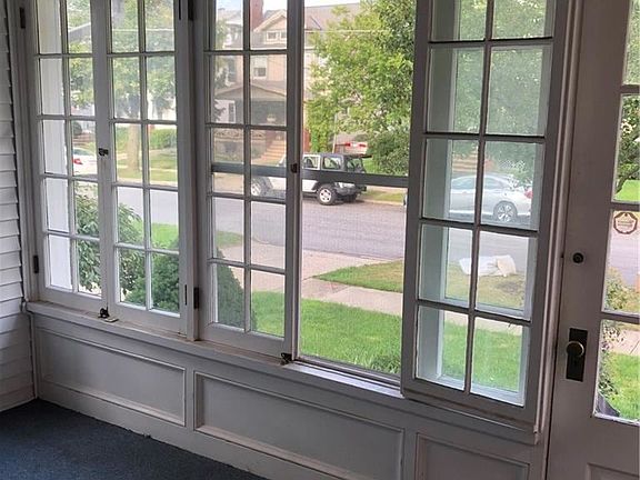 4th image of 1284 Cook Ave