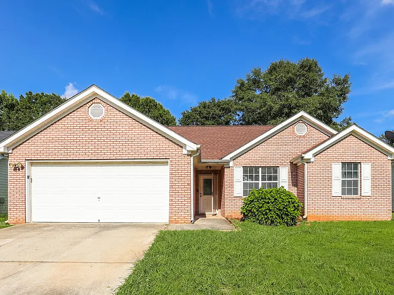 1716 Graystone Dr — Photo 1