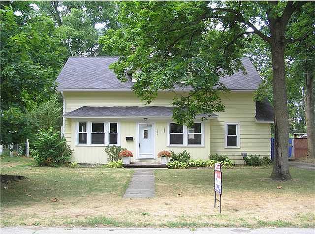 1st image of 1062 E Lilac Ave