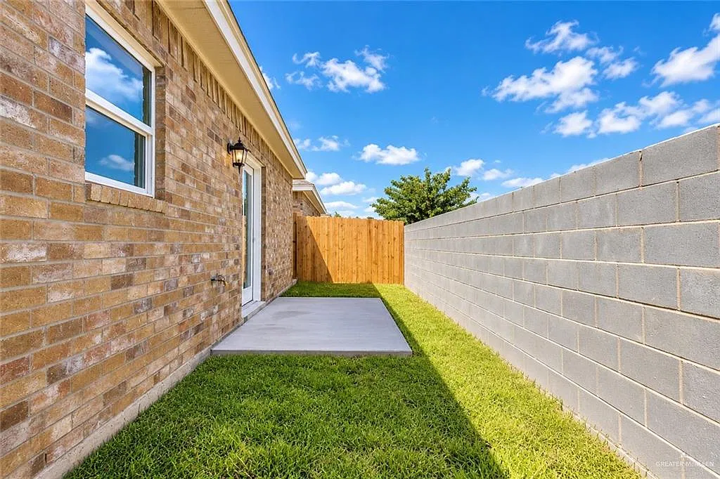 1 bed, 1.0 bath, 800 sqft, $850 — Photo 3