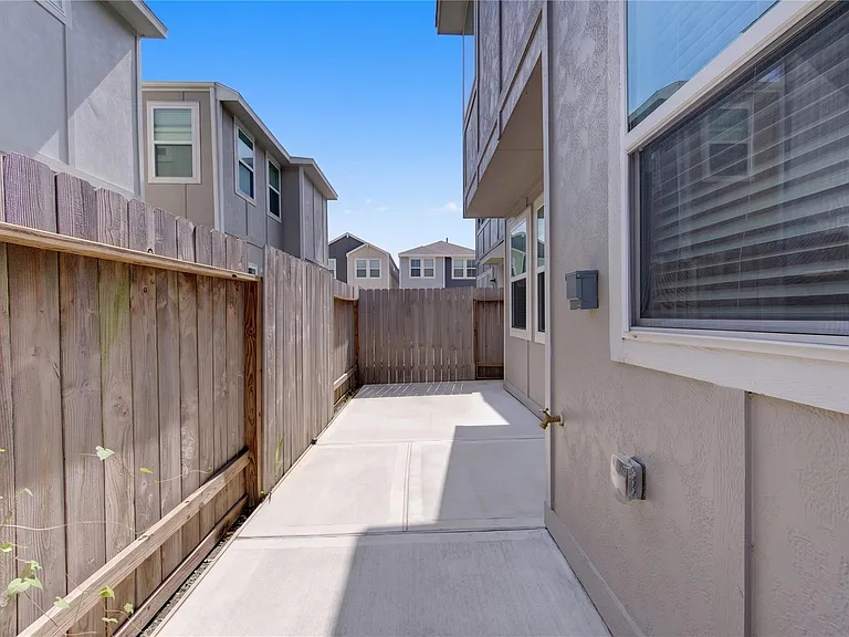 9822 Heritage Run Ln — Photo 39
