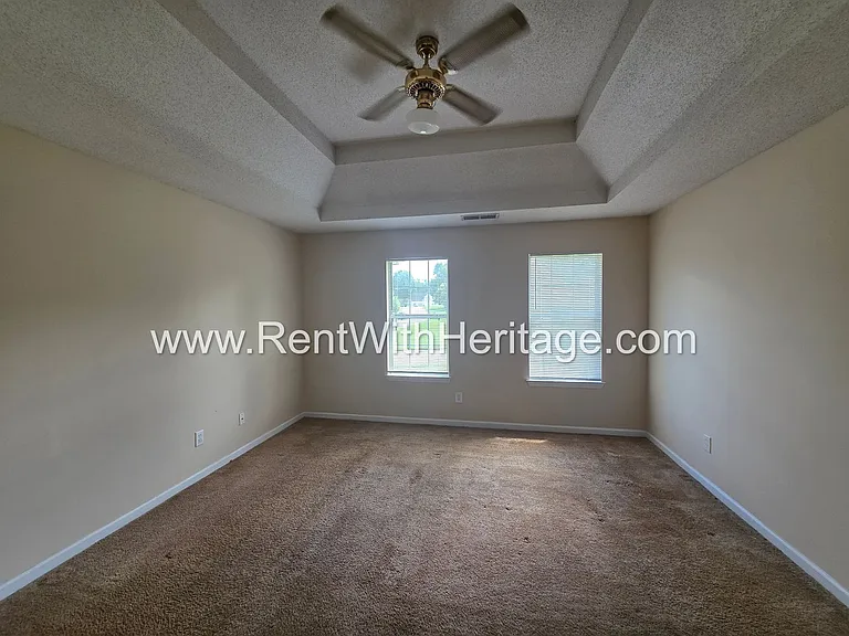 6535 Manor Creek Dr — Photo 16
