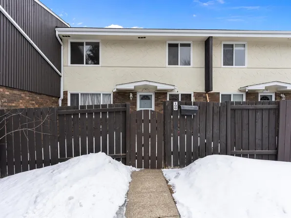 196 Roseland Vlg NW, Edmonton, AB T5E 5R6
