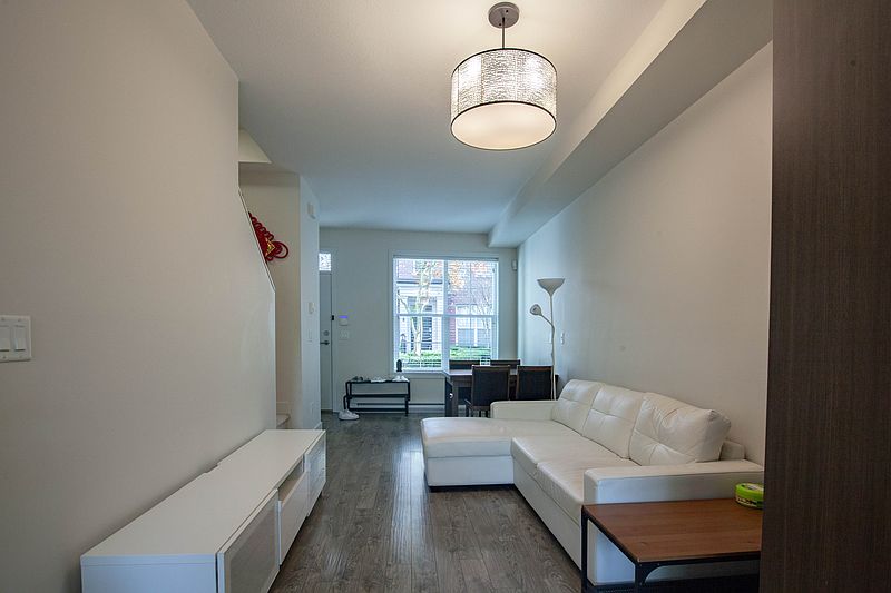 Burnaby Townhouse for rent - 3 Bedrooms — photo 3