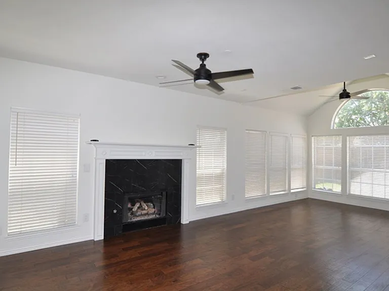 3724 Woodshadow Ln — Photo 6