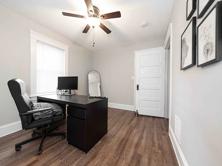 1374 Gladys Ave — Photo 10