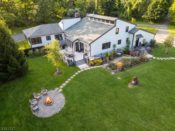 11 Tara Way, Franklin Twp., NJ 08867