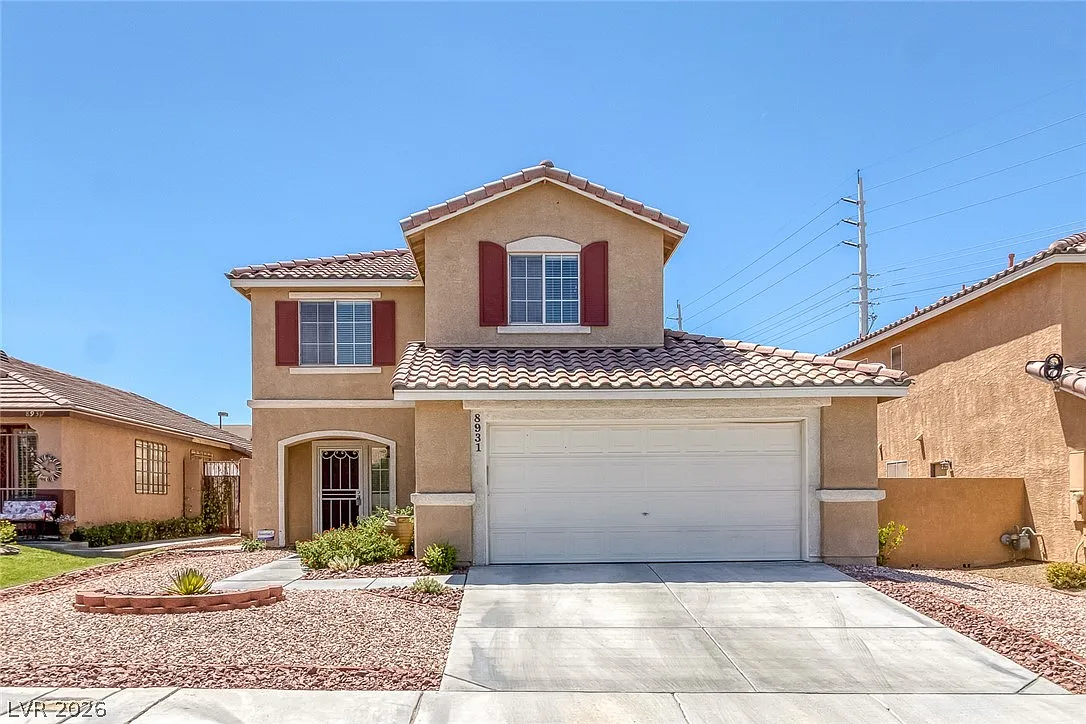 3 bed, 2.5 bath, 1870 sqft, $2,216 — Photo 1