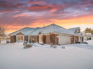 8810 Pointe Vista Dr, Victoria, MN 55386