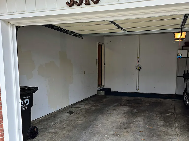3910 Pace Blvd — Photo 2