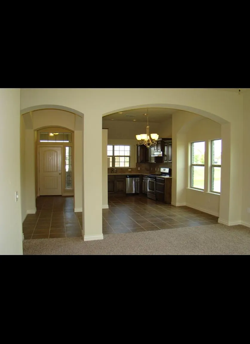 3 bed, 1456 sqft, $1,600 — Photo 2