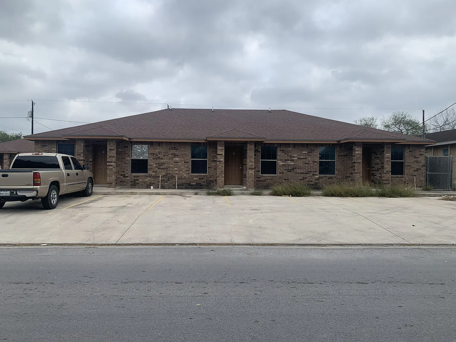 2 bed, 800 sqft, $1,000 — Photo 1