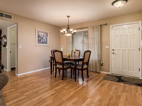 4th image of 3921 W Willow Ave