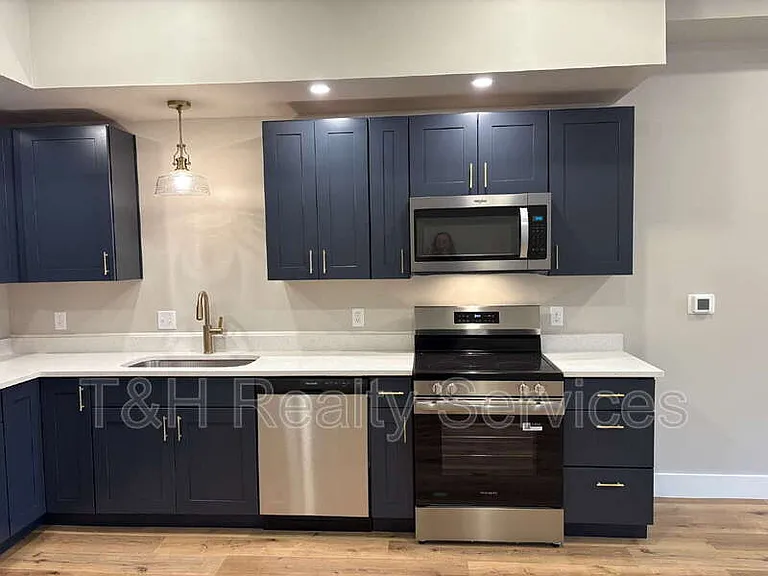 529 N Highland Ave — Photo 8