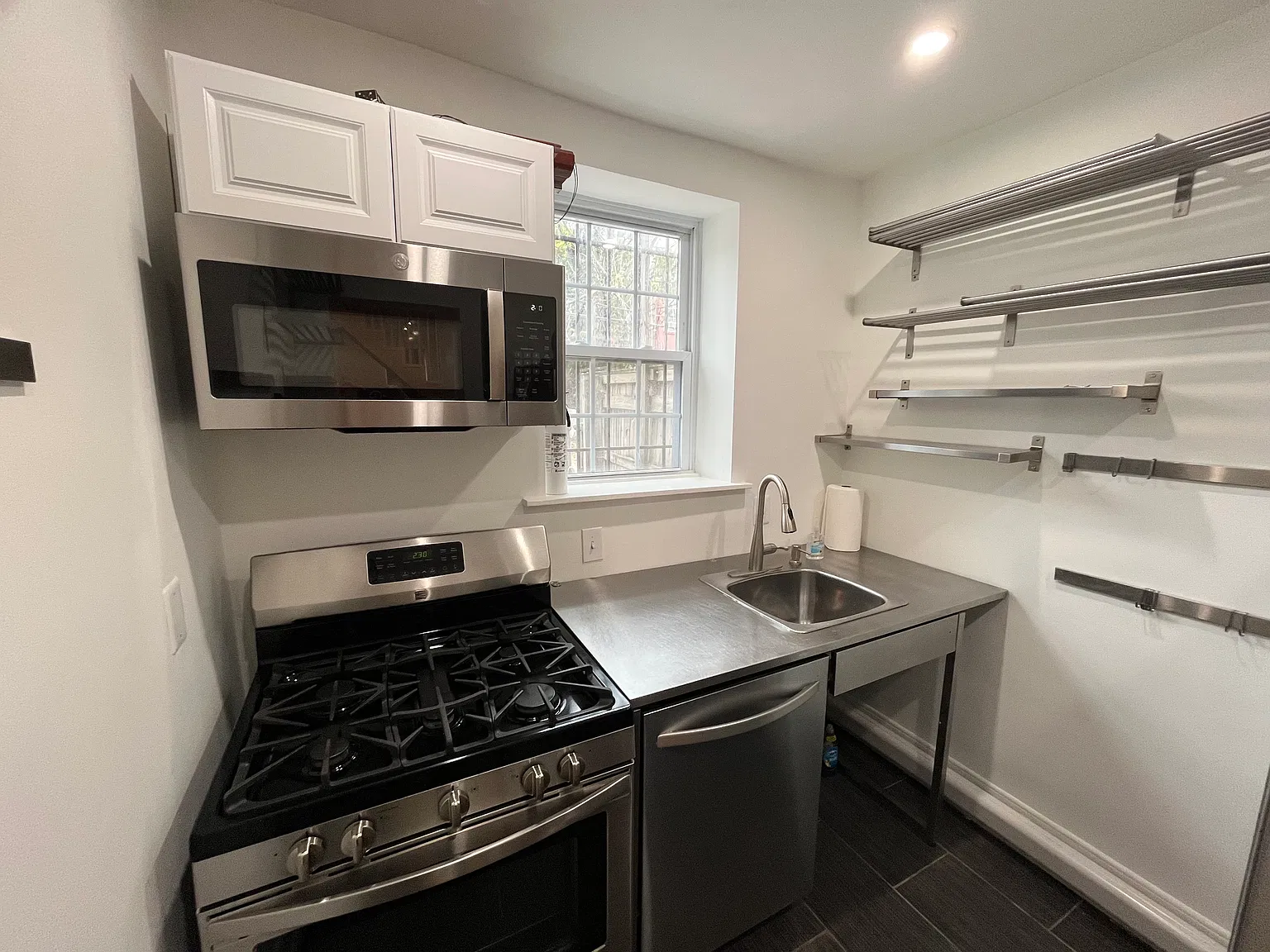 2 bed, 782 sqft, $2,990 — Photo 4