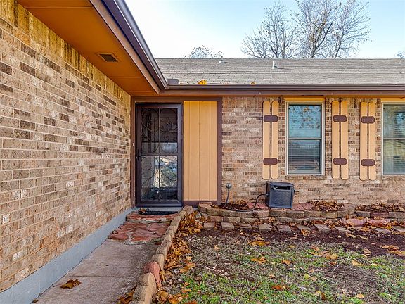 3rd image of 3776 SE 48th Pl