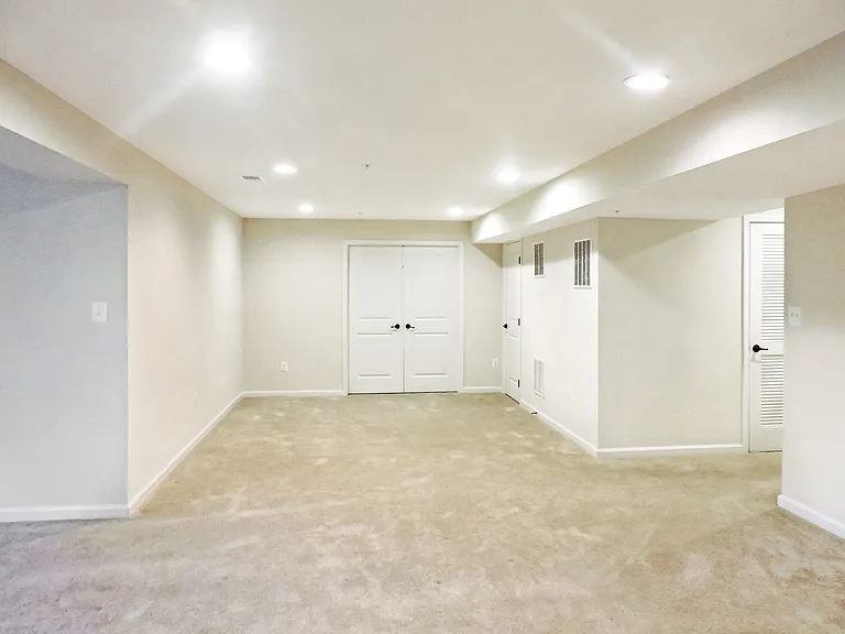 9166 Beechdale Ct — Photo 12