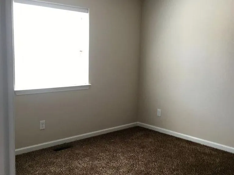 510 Harbor View Dr — Photo 13