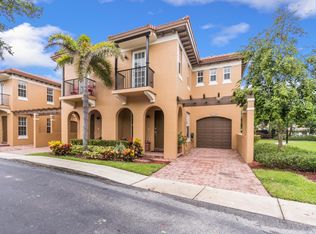 6952 Julia Gardens Dr, Coconut Creek, FL 33073