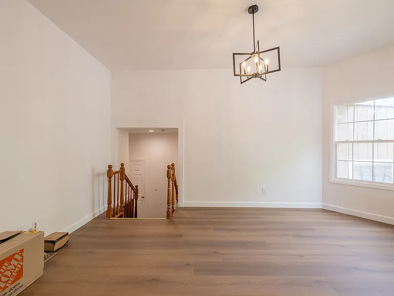1481 Pomona Ave — Photo 4