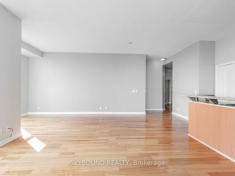 220 Burnhamthorpe Rd W #3202 — Photo 13