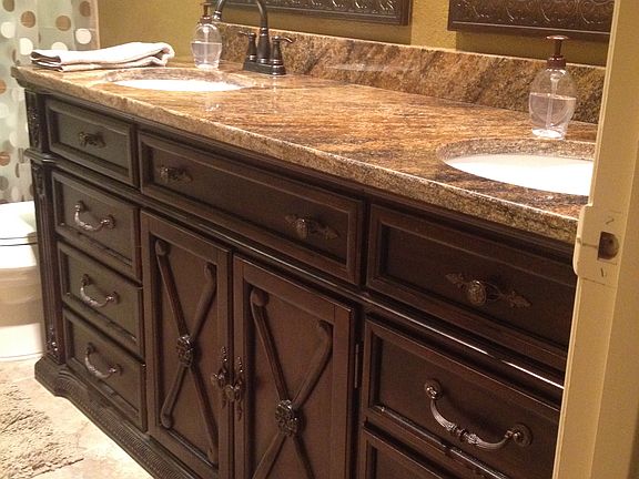 2nd Bathroom / Granite 