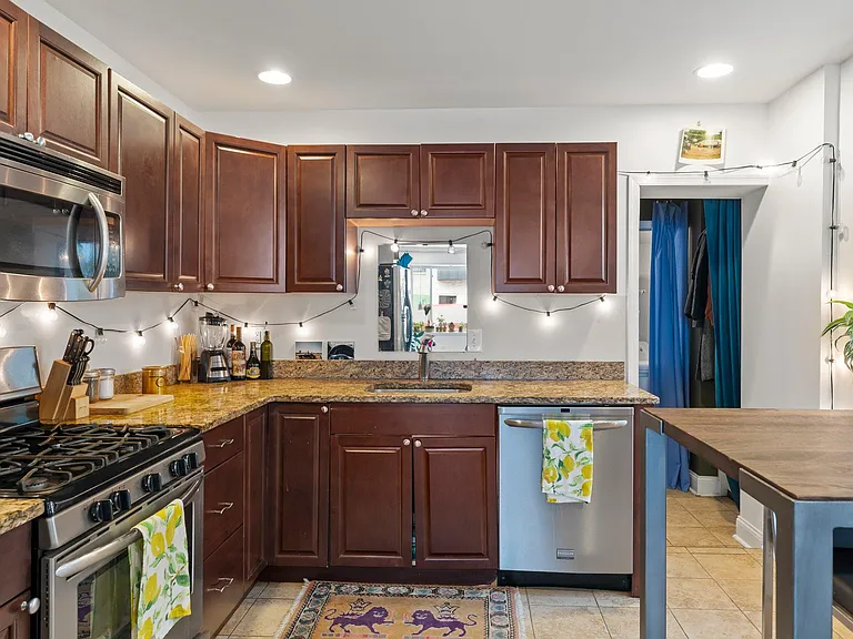 1224 E Columbia Ave — Photo 4