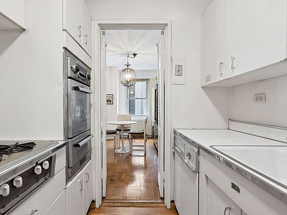 5th image of 136 E 56th St APT 7J