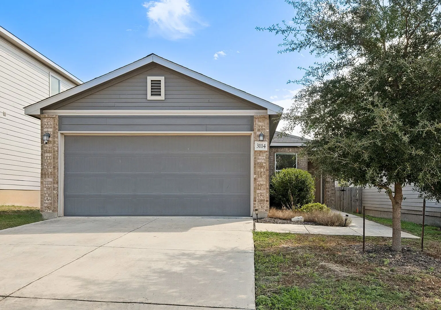 Charming 3 Bedroom Home In Stonegate — Photo 1