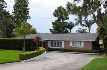 1st image of 420 SE Lake Lulu Dr