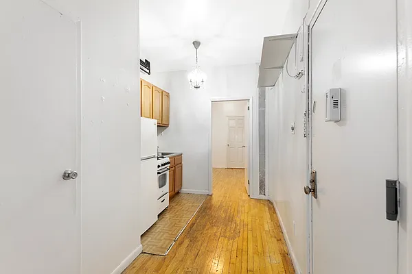 Rented by Compass | media 13