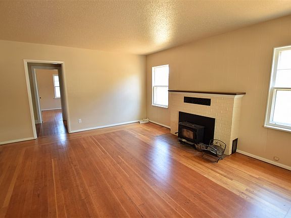 3rd image of 410 Lane St