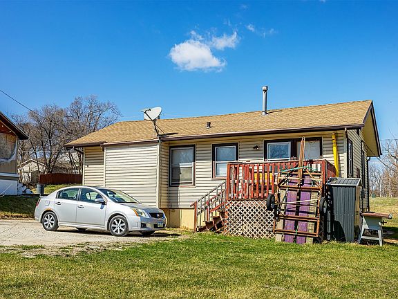 3rd image of 328 Forest Ave