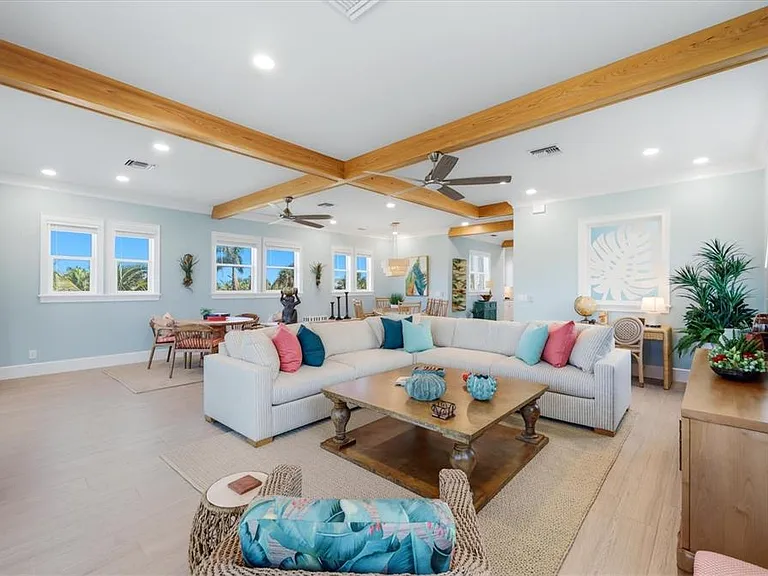 115 Aqua Ln — Photo 11