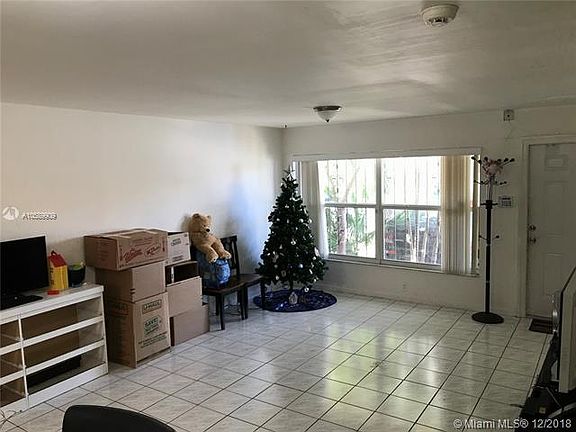 4th image of 18047 NW 40th Pl
