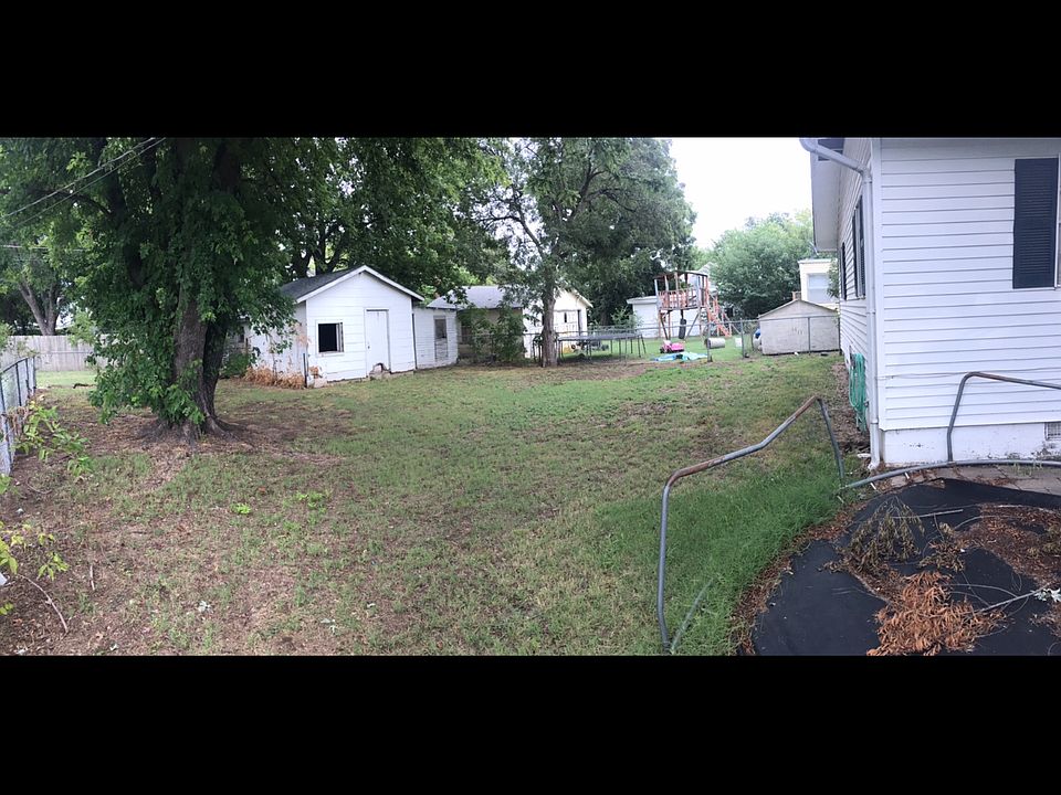 2nd image of 716 W College Ave