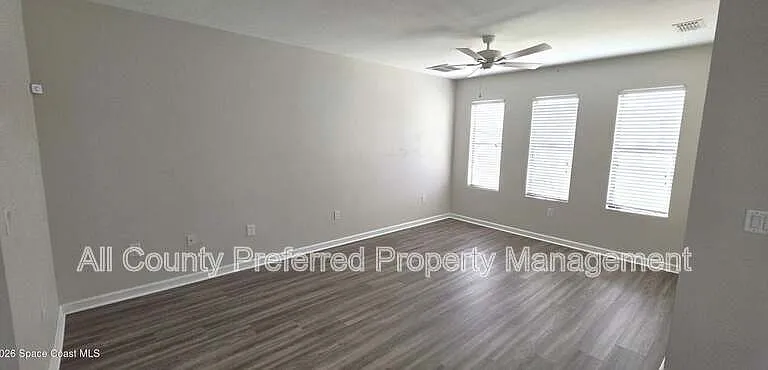 1390 Lara Cir #102 — Photo 6