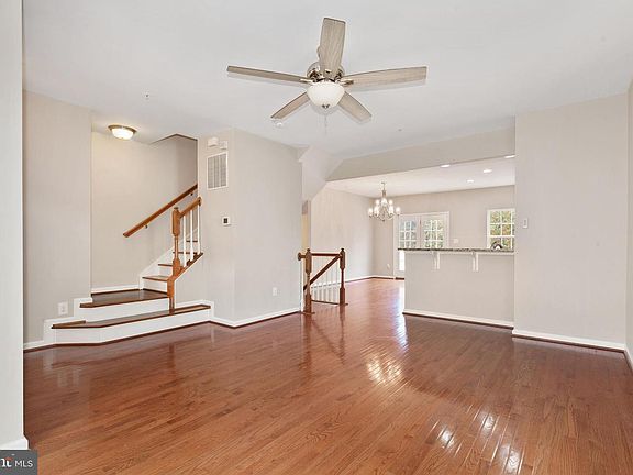 4th image of 9418 Paragon Ct #1