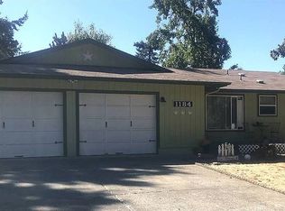 1184 29th Ave, Sweet Home, OR 97386