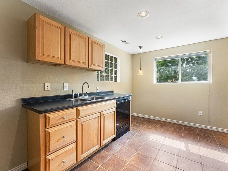 4451 S Cherokee St — Photo 21
