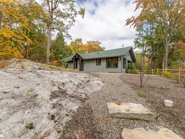 232 W Shore Dr — Photo 8