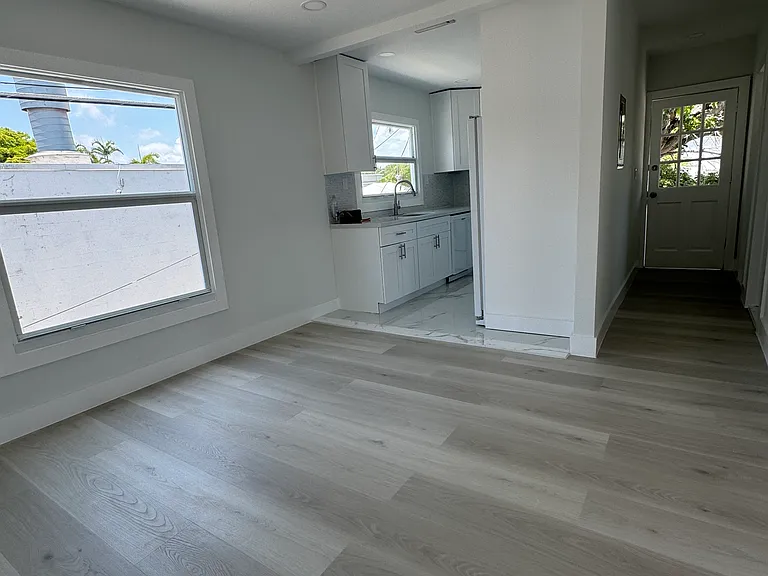 434 NE 7th Ave #7 — Photo 10