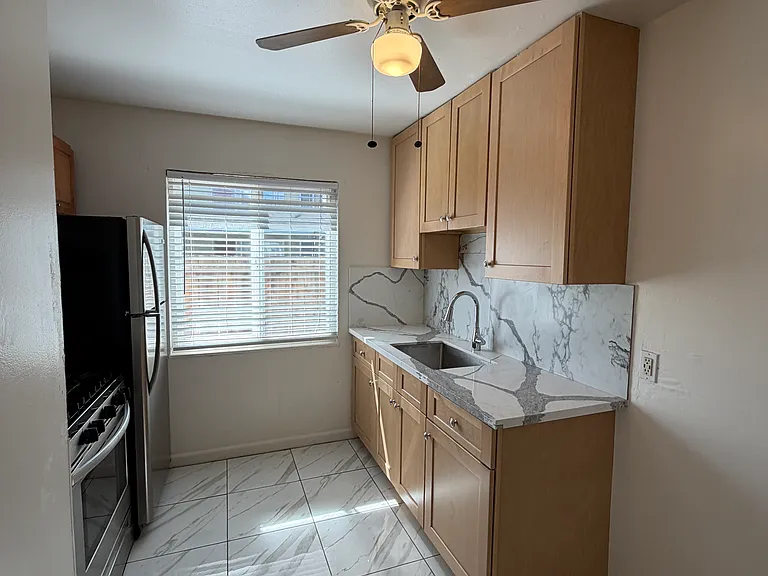 354 N 5th St #3 — Photo 6