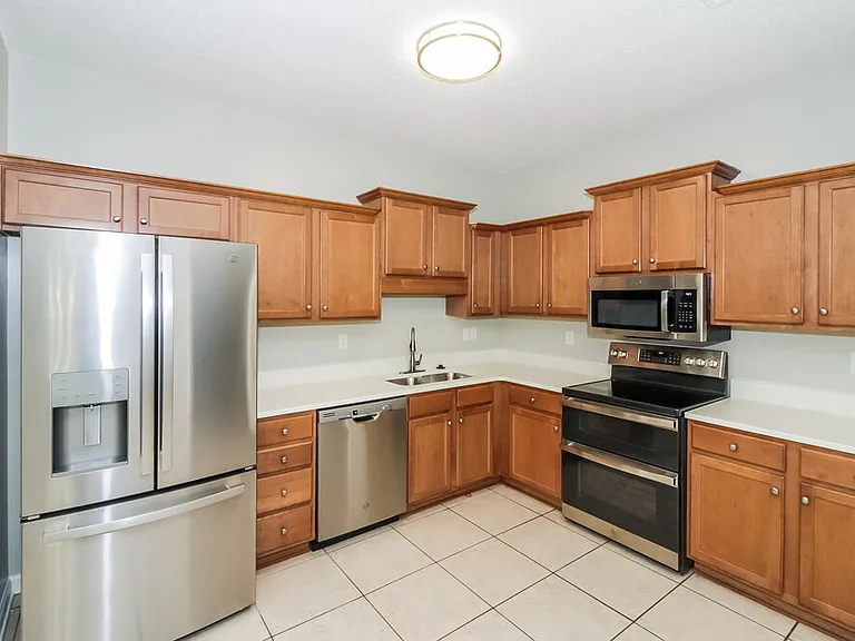8695 Rogers Park Ave — Photo 7