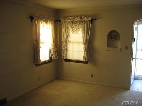 2nd image of 80 Roxbury Rd