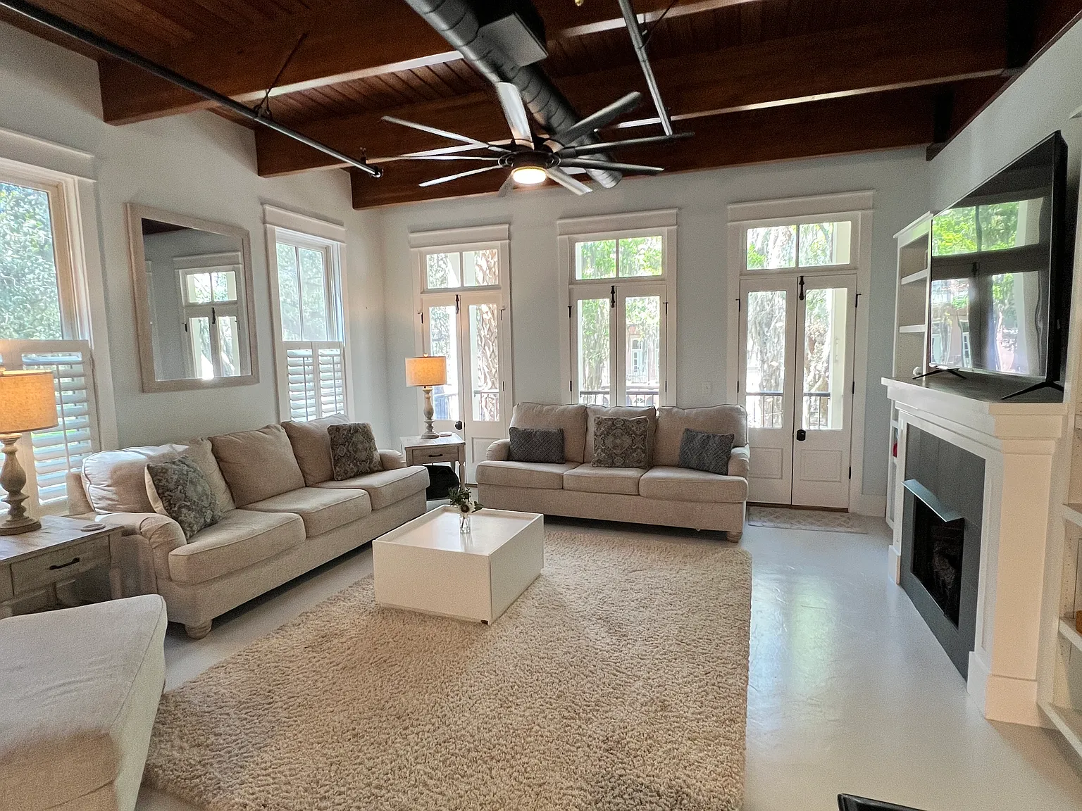 2 bed, 2.5 bath, 1440 sqft, $5,000 — Photo 3